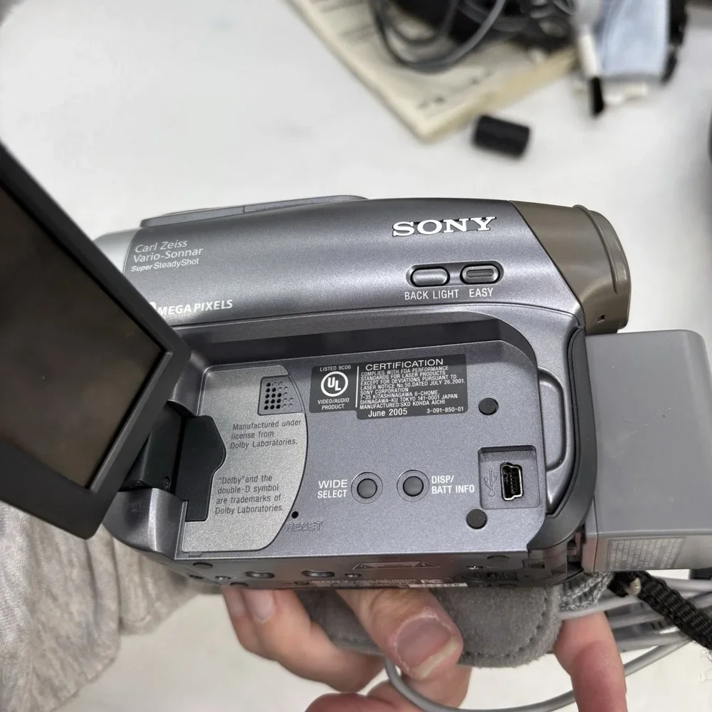 Sony DCR-HC90 NTSC Wide LCD Handycam Bundle Untested